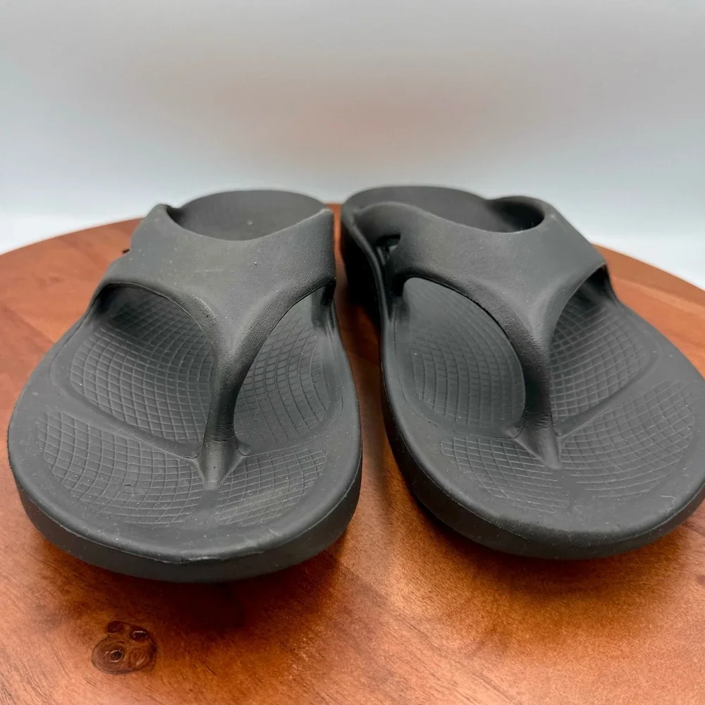 OOFOS OOriginal Black Recovery Thong Sandal Comfort Orthotic‎ Flip Flop M9/W11